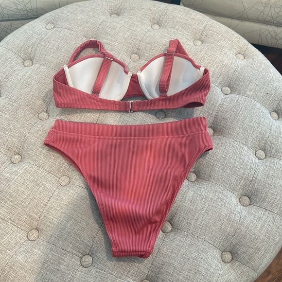 Cupshe small bikini - Picture 2 of 2